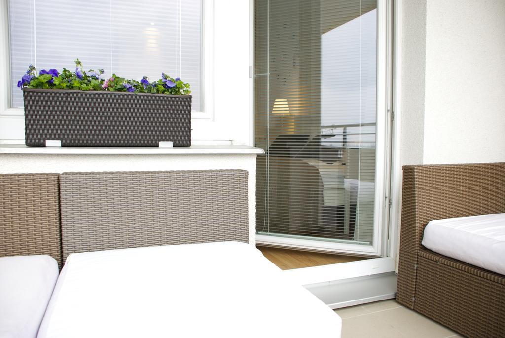 A Nice Place To Stay Apartments Praag Buitenkant foto