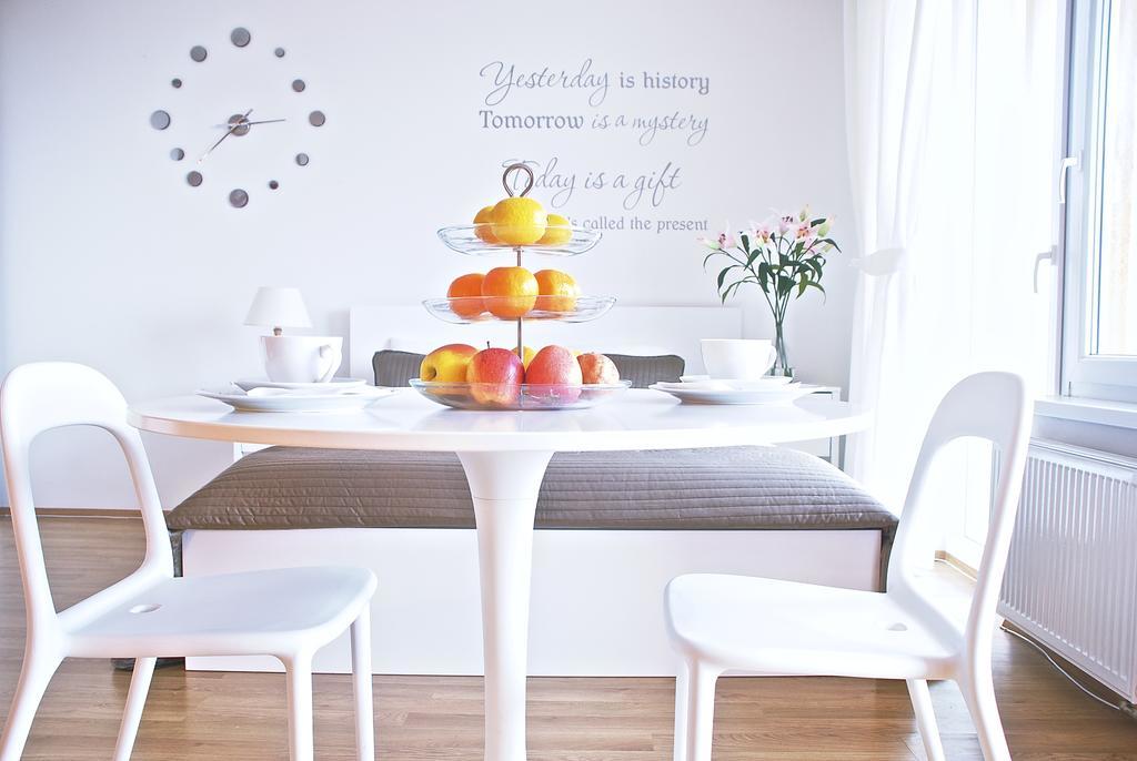 A Nice Place To Stay Apartments Praag Kamer foto