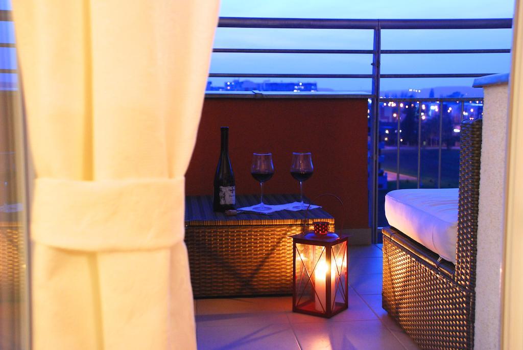 A Nice Place To Stay Apartments Praag Kamer foto